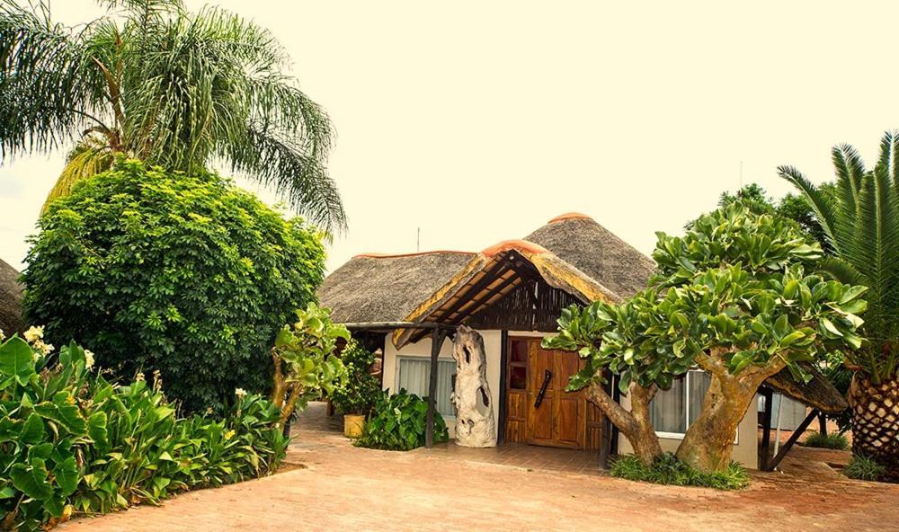 Cest Si Bon Hotel أوتجيوارونغو المظهر الخارجي الصورة