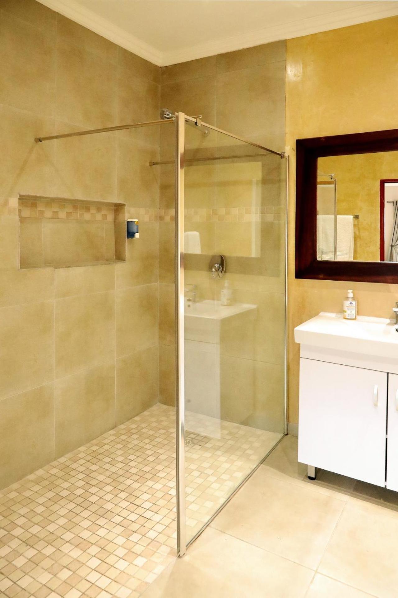 Cest Si Bon Hotel أوتجيوارونغو المظهر الخارجي الصورة