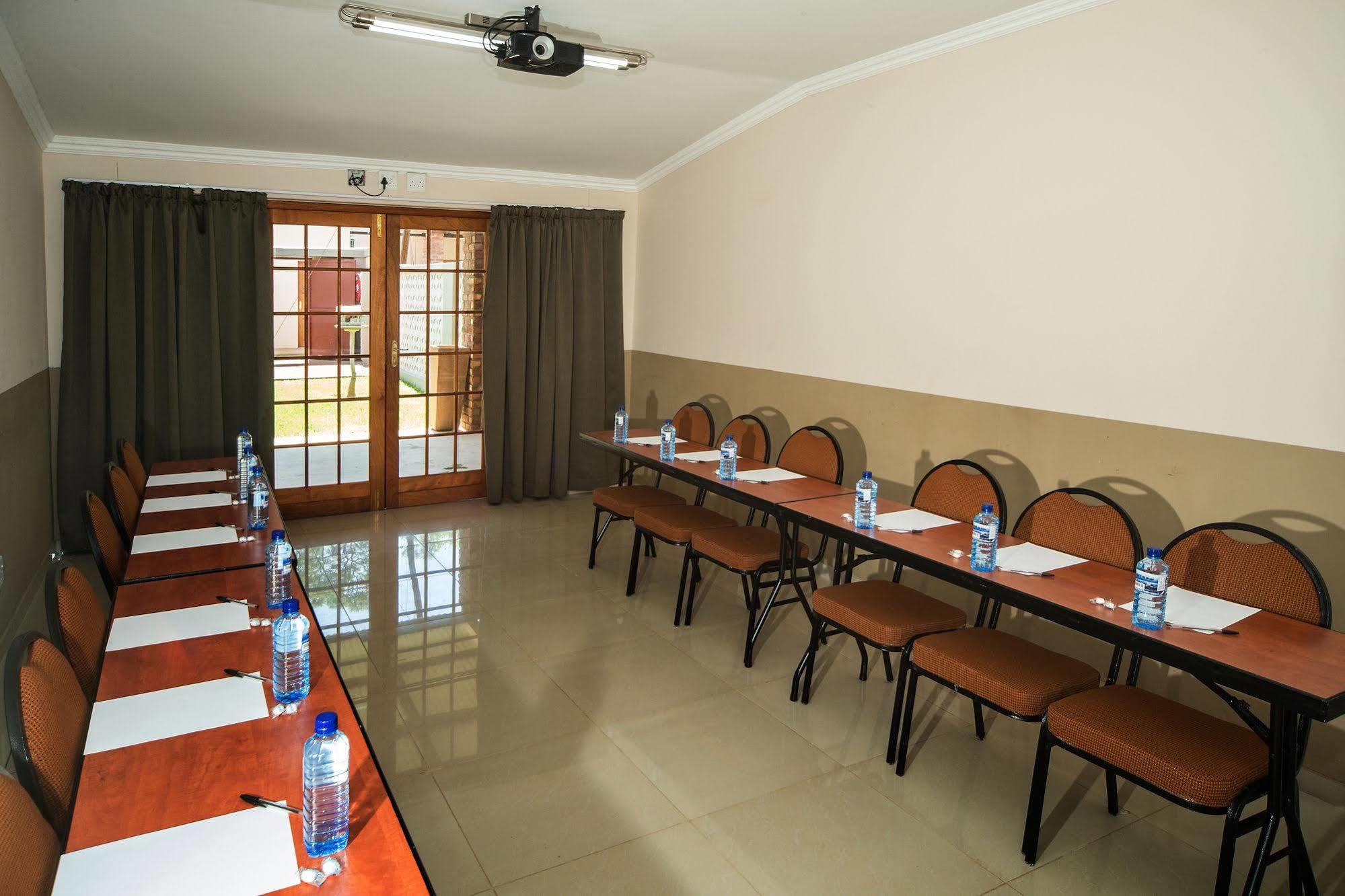 Cest Si Bon Hotel أوتجيوارونغو المظهر الخارجي الصورة