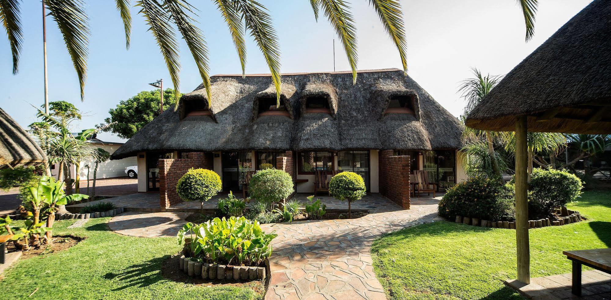 Cest Si Bon Hotel أوتجيوارونغو المظهر الخارجي الصورة